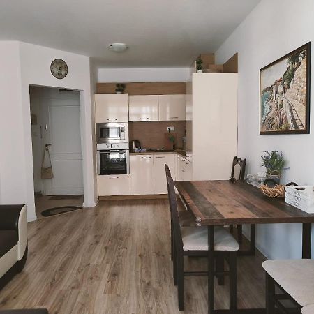 Studio Aivasovskij Park - Meters Away From Beach Pomorie Esterno foto