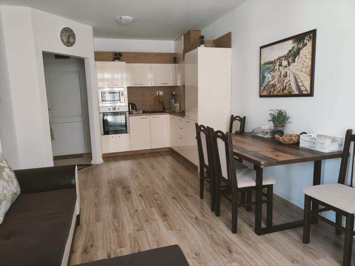 Studio Aivasovskij Park - Meters Away From Beach Pomorie Esterno foto